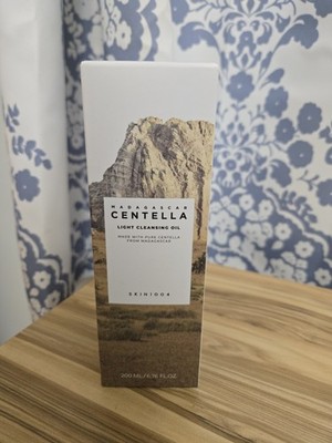 SKIN1004 Madagascar Centella Light Cleansing Oil 6.76 fl.oz (200ml) Expires 2027