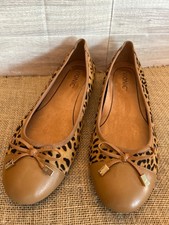 NWOB Vionic Minna Tan Leather Cap Leopard Pri...
