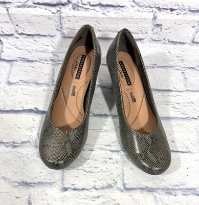 #ad Clarks Women#x27;s 7.5 Wide Flores Tulip Pumps Wedge Heel Gray Leather Slip On $16.20