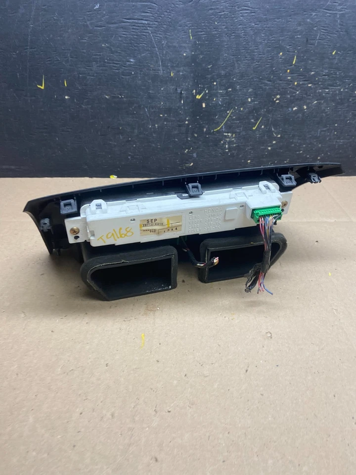 2004 to 2008 Acura TL Front Dash Dashboard AC Center Clock Air Vent T9168 DG - Image 4 of 4