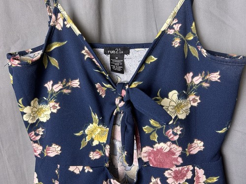 RUE 21 Navy Floral V Neck Sleeveless Adjustable Strap Wide Leg Jumpsuit Sz M - Picture 3 of 19