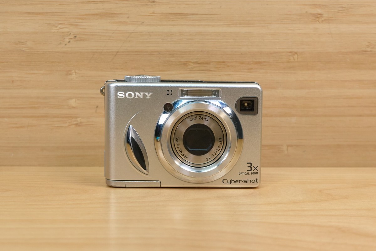 Sony サイバーショット　DSC-W7 Sony Cyber-shot W7 Review: Digital Photography Review