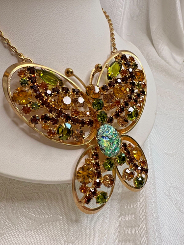 Large Vintage Rhinestone Butterfly Necklace or Brooch ~ Julianna? - Picture 2 of 11