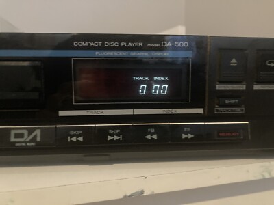 Hitachi DA-500 Compact Disc Player With Fluorescent Graphic