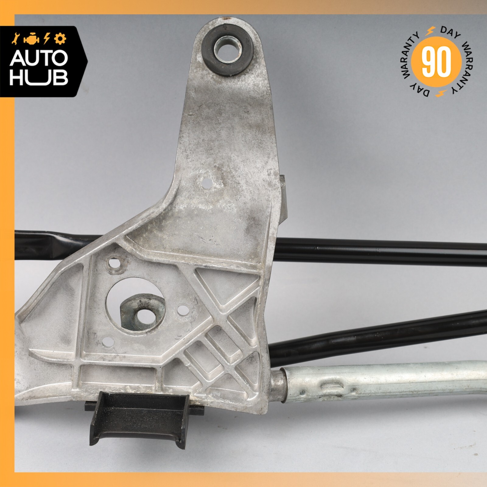 2014 Maserati Quattroporte SQ4 M156 Windshield Wiper Linkage Arm OEM 69k
