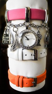 New Guess Women S Charm Bracelet Watch W Interchangeable Bands Wl1 W Box Ebay New Guess Women S Charm Bracelet Watch W Interchangeable Bands Wl1 W Box Ebay