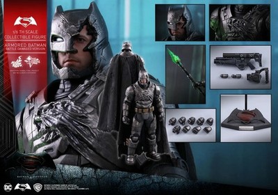 Hot Toys Batman vs Superman Armored Batman Battle Damaged Version