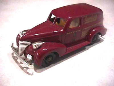 1939 Chevrolet Sedan Delivery - Hamleys Toy Shop -Lledo Days Gone-Die-Cast Model