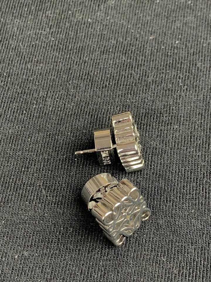 Серебряные серьги-гвоздики Loewe - Изображение 3 из 4