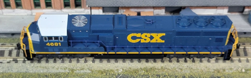 N Scale - Kato 176-7601 - SD70M - CSX #4681 - Image 4 of 4