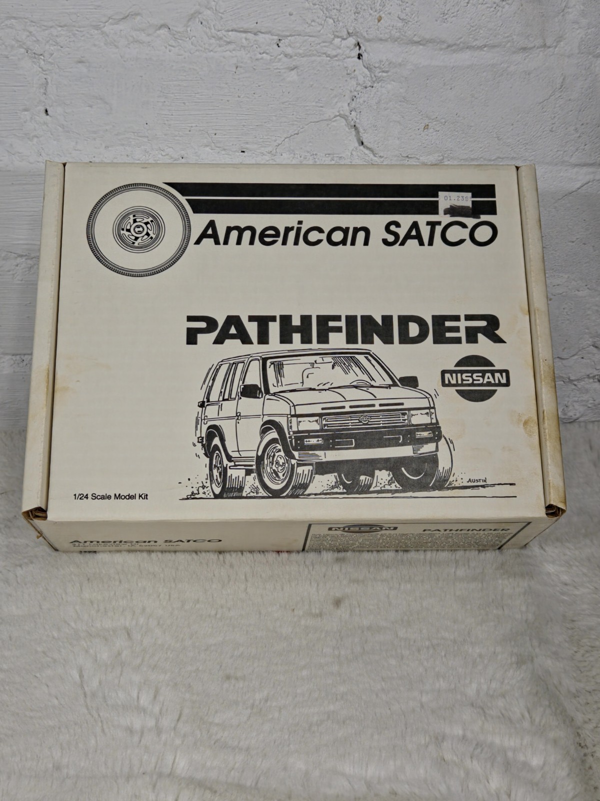 SATCO 1/24 30001 Nissan Pathfinder Model Kit Factory Sealed