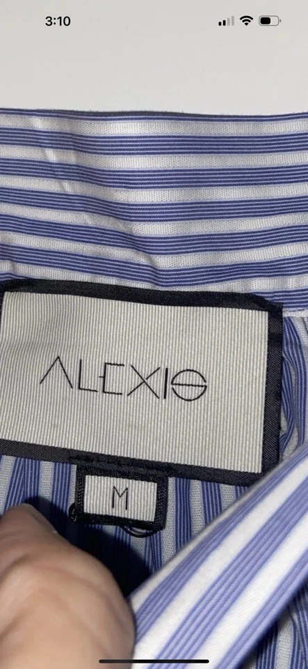 Saia listrada azul/branco Alexis média, detalhe de babado em excelente estado usado - Imagem 3 de 4