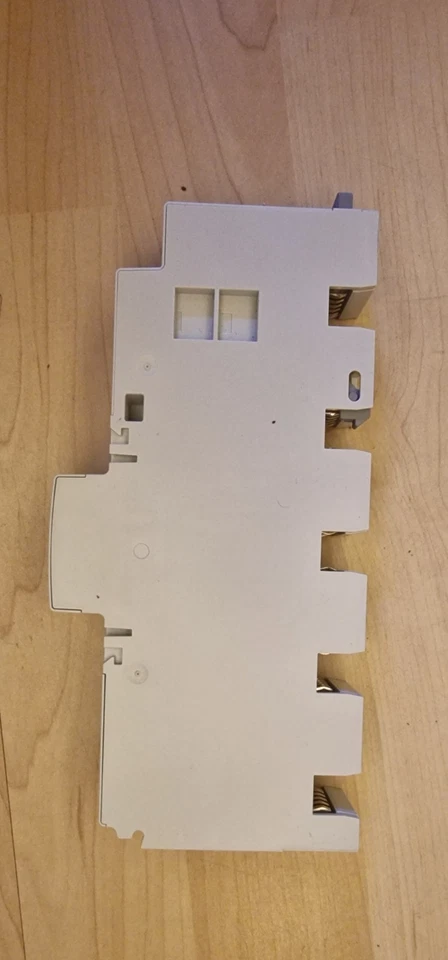 Hager SPA700Z Kombiab., T1+T2+T3, 3-polig, TNC , Blz.- und Überspannungs. - Bild 2 von 3