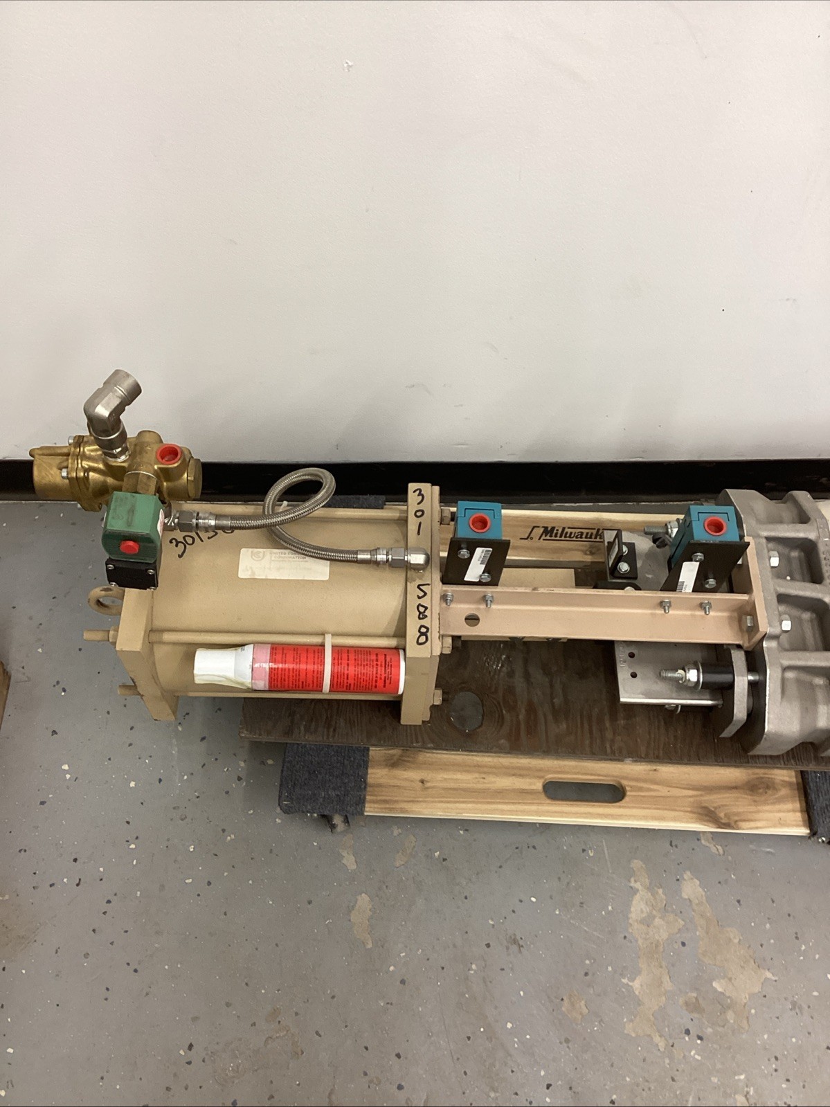 United Conveyor 1918-4-08314-0100-D20303A10000 8” AL Knife Gate Valve NEW