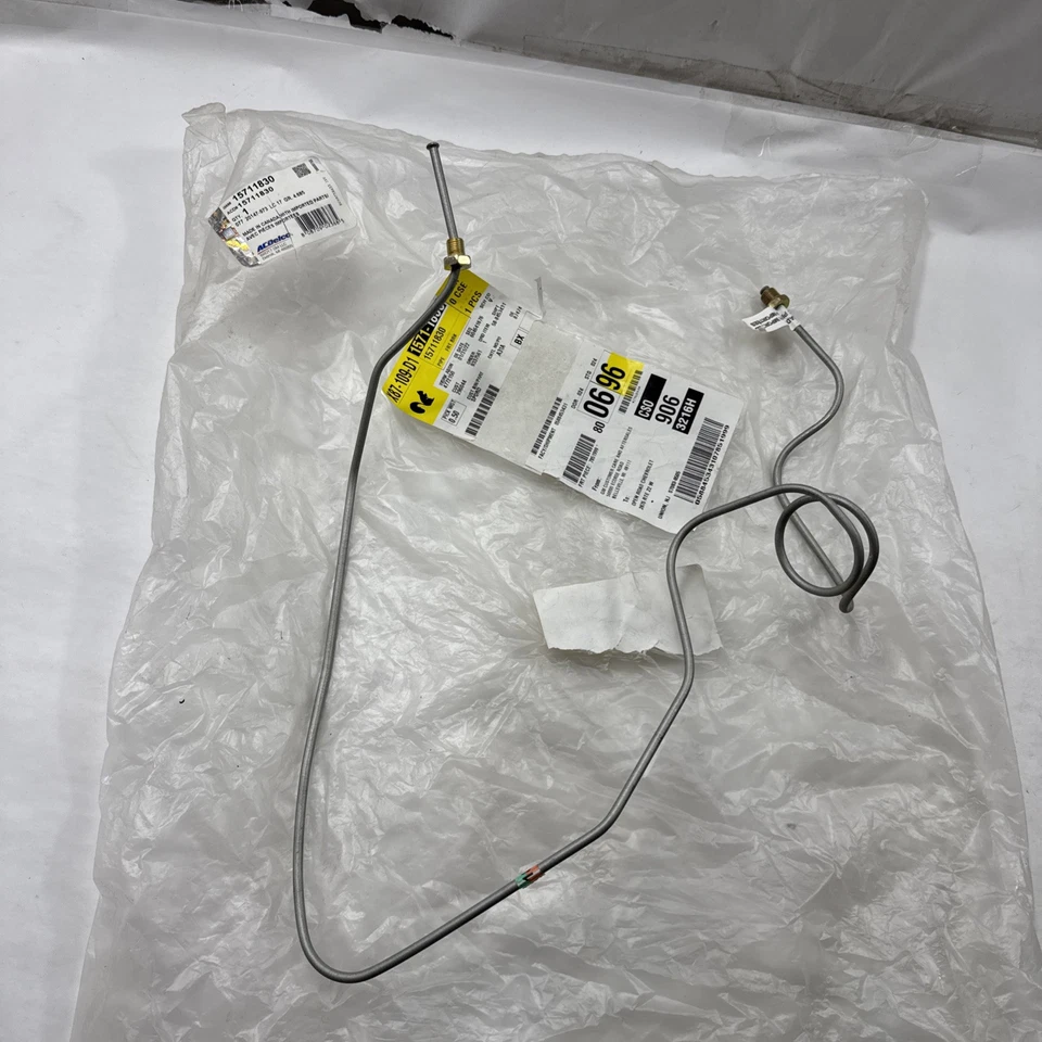 Genuine OEM GM Front Passenger Side Brake Rear Hydraulic Pipe Assembly 15711830 - Image 3 of 4