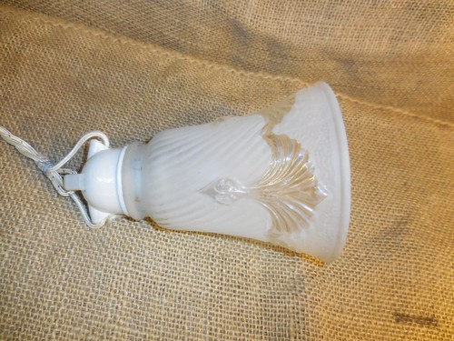 Old Satin Glass Light pendant Lamp with relief design - Picture 5 of 12