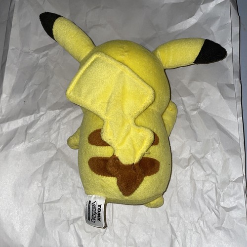 TOMY Pokemon Nintendo Pikachu Smiling Plush - Picture 2 of 3