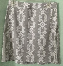 RipSkirt Hawaii Wrap Skirt Cover Up Women  s Gray White Floral Lei Sz Small EUC