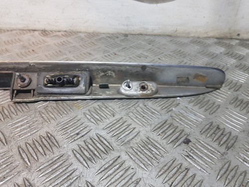 MERCEDES ML320 SPORT W164 NUMBER PLATE LIGHT TRIM A1647401093 - Picture 4 of 6