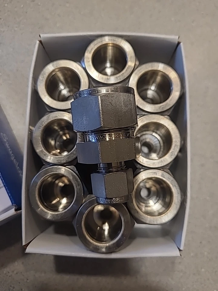10 Swagelok SS-1210-6-6  ,,3/4" x 3/8" tube union fitting - Image 2 of 2