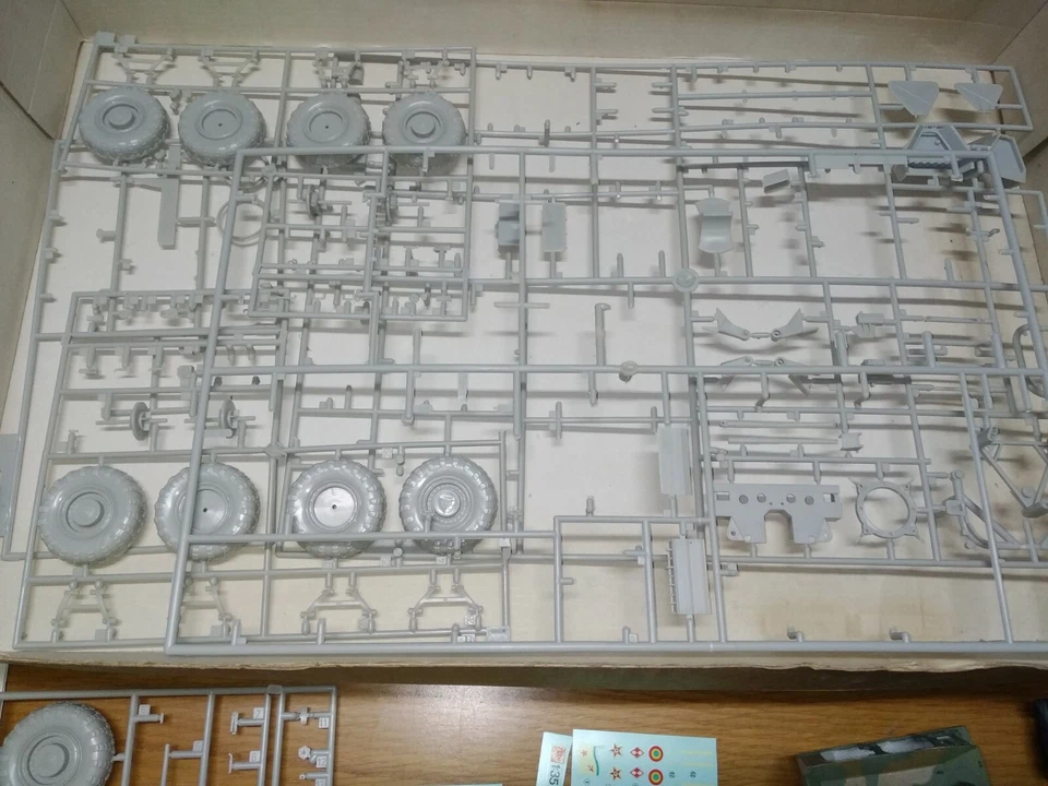 Modellino In Plastica SCUB B 1:35 ,Dragon ( Incompleto) - Immagine 2 di 4