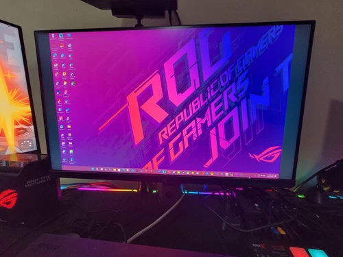 ASUS ROG Swift 32 " Widescreen IPS Gaming Monitor & ASUS Monitor Desk Mount