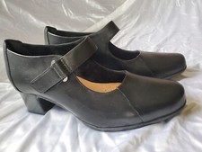 Clarks Un Damson Step Black Leather Pumps Slip on Size 7 M Block Heel