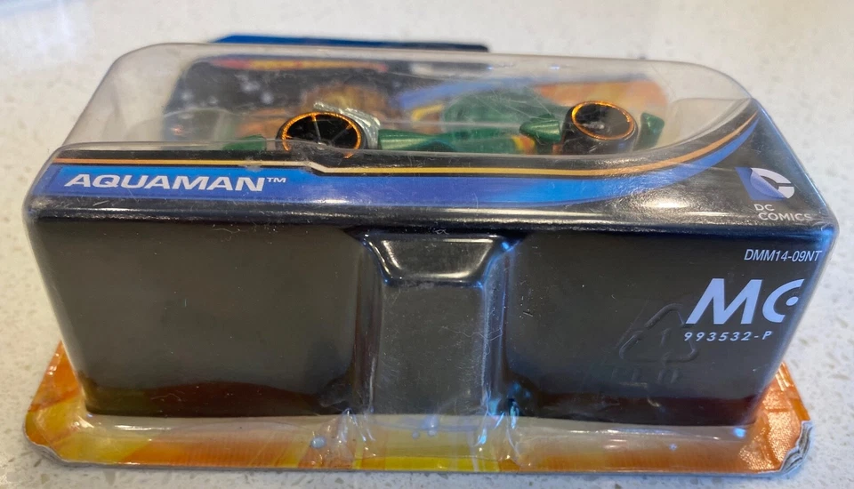 Hot Wheels DC Comics Designer Series Aquaman 2015 DMM14 BRAND NEW DAMAGED BOX - Image 4 of 4