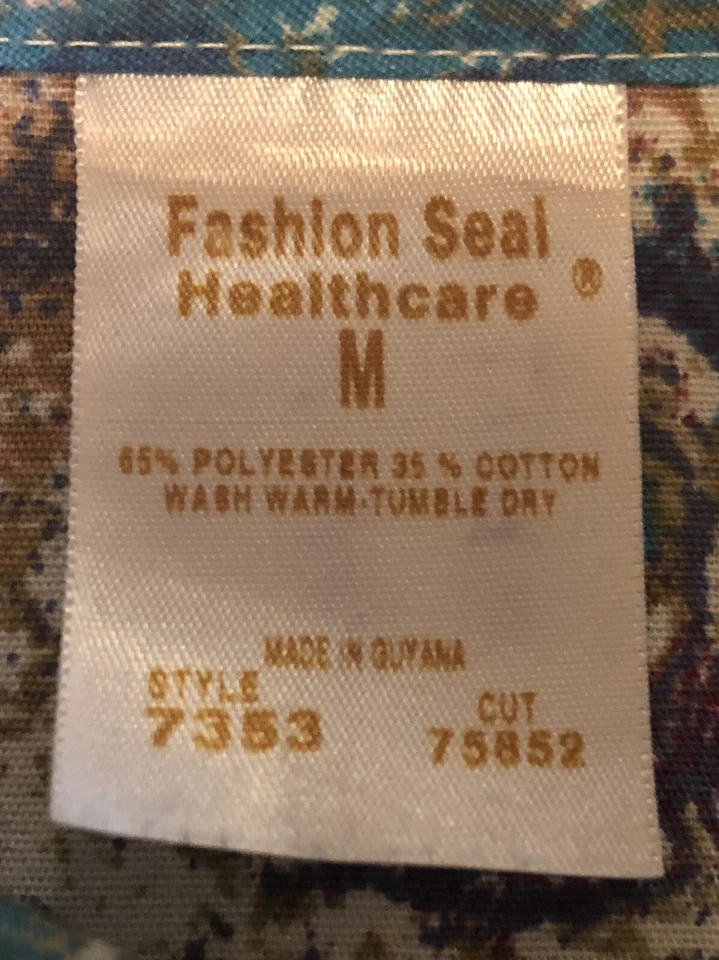 Blusa Médica Estampada Colorida con Botones Bolsillos Delanteros Fashion Seal Healthcare Talla M Estampado Colorido Foto 3 de 4