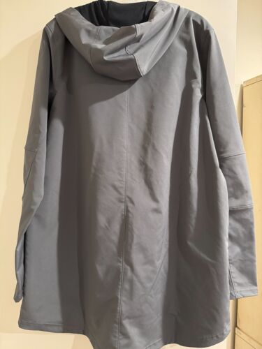 Under Armour Grey Fitted Large Hoodie Jacket New W/ Tags Never Used - Picture 2 of 4