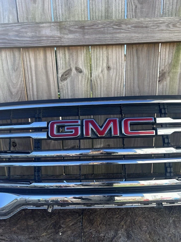 2020 2021 GMC Acadia Bright Chrome Front Grill Assembly 84761641 OEM R991 - Image 3 of 4