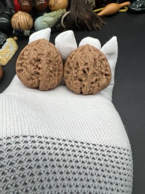 ❤️No.438遊ぶクルミ　文玩核桃 精配三角白狮子 Pair of Match Chinese Health Walnut 精配文玩核桃38×38.5x38mm