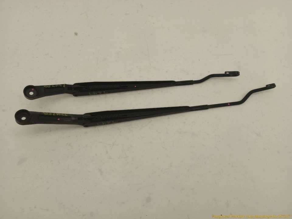 Par de brazos limpiaparabrisas izquierdo y derecho Mitsubishi Eclipse Spyder 2000-2005 00 Foto 2 de 4