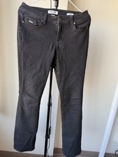  The Nine West Women's Denim Jeans are a stylish and versatile addition to any w