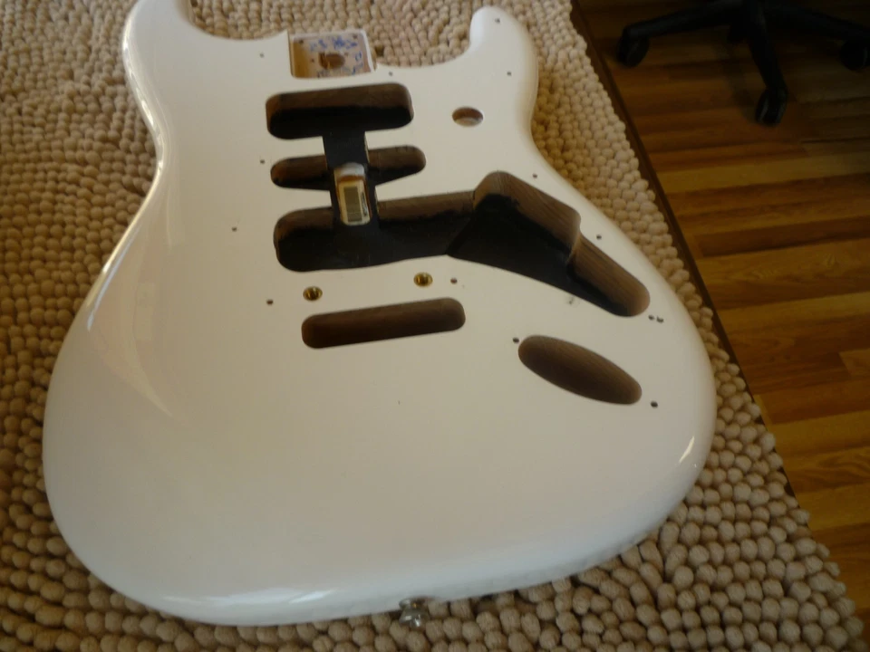 Fender Player Stratocaster Strat Body 2022 Polar White 2 pt Bridge Mount ¡GENIAL! Foto 4 de 4