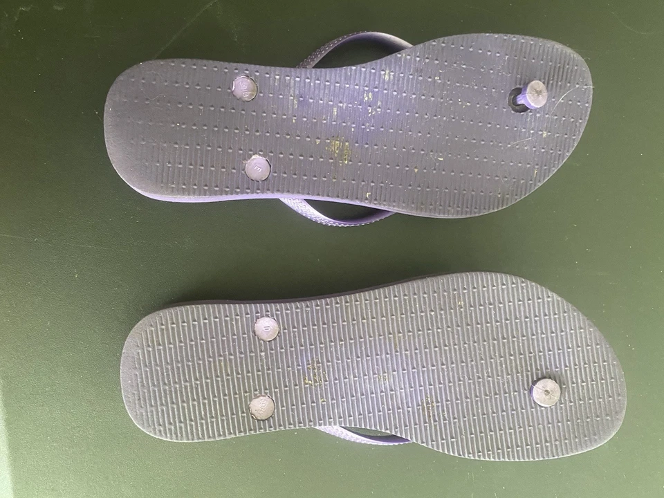 Havaianas 紫色人字拖,尺寸 US 7/8 — 第 3/3 张图片