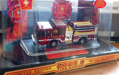 Code 3 Collectibles BOSTON Fire Dept/ E41 / Seagrave Pumper 12344 FEUERWEHR