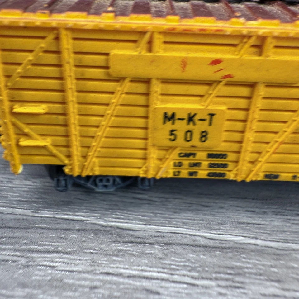 Vagón de carga amarillo Katy MKT 508 escala N Lima Italia Stock Foto 2 de 4