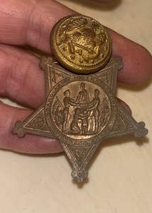 Antique GAR Grand Army of the Republic Pin & Button Civil War Veterans Token