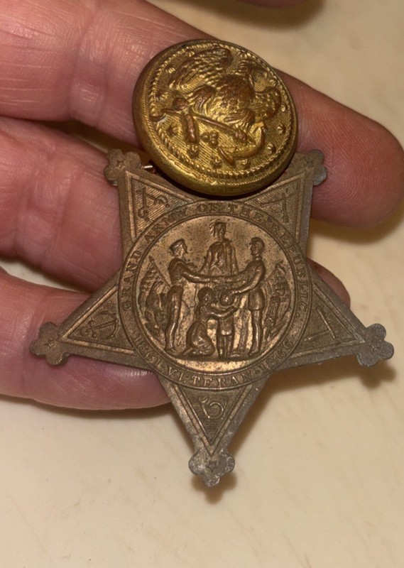 Antique GAR Grand Army of the Republic Pin & Button Civil War Veterans Token
