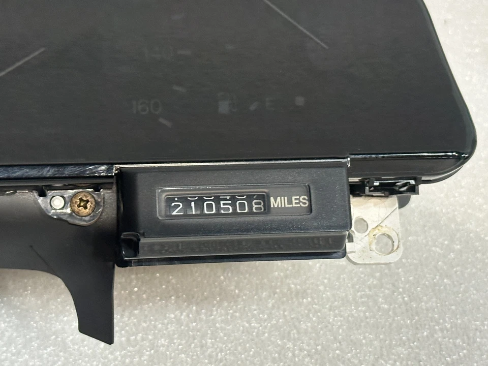 90-92 Lexus LS400 Instrument Cluster Speedometer A/T 83010-50011 OEM 210k - Image 4 of 4