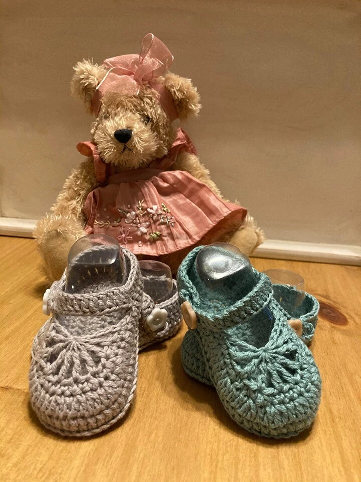 Handmade Crochet Knitted  Newborn Baby Girls Booties  Mary Jane Shoes 3 Sizes - Image 4 of 4