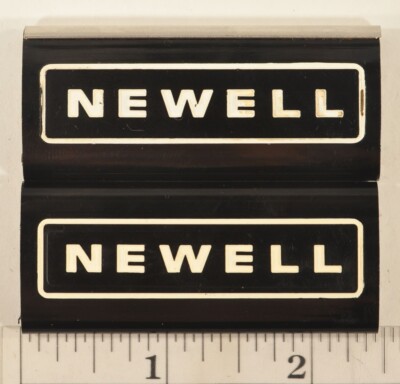 NEWELL SP533 Pair of Threaded Support Posts 533 Series Reels - Width: 2-7/16''