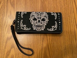 loungefly skull wallet