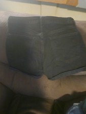Old Navy O.G. Straight High-Rise Black Denim Shorts Size 10 Pockets Cuffed