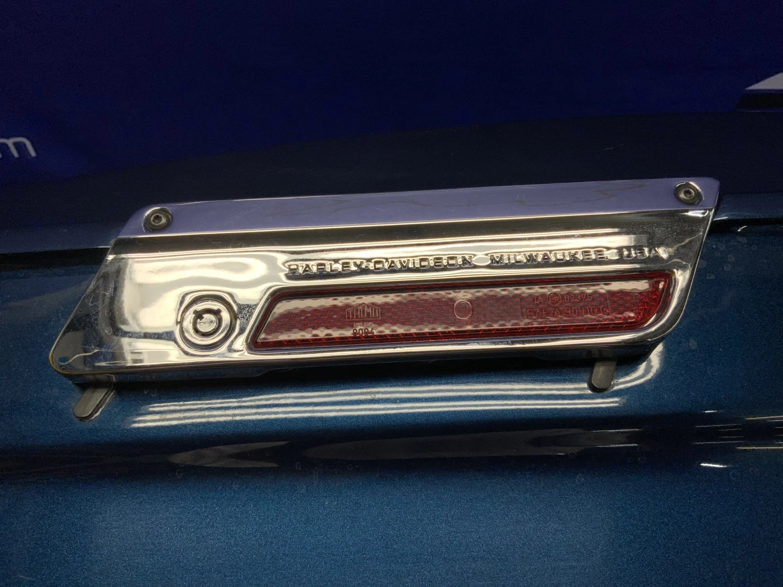 Harley-Davidson Right Saddlebag FLHTC Electra Glide Classic 2001 OEM 90894-01XY