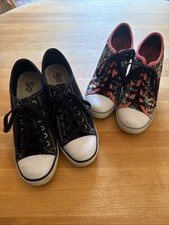 Zapatilla deportiva SO negra con plataforma de cuña de tacón sólido o floral talla 8, con cordones, lona
