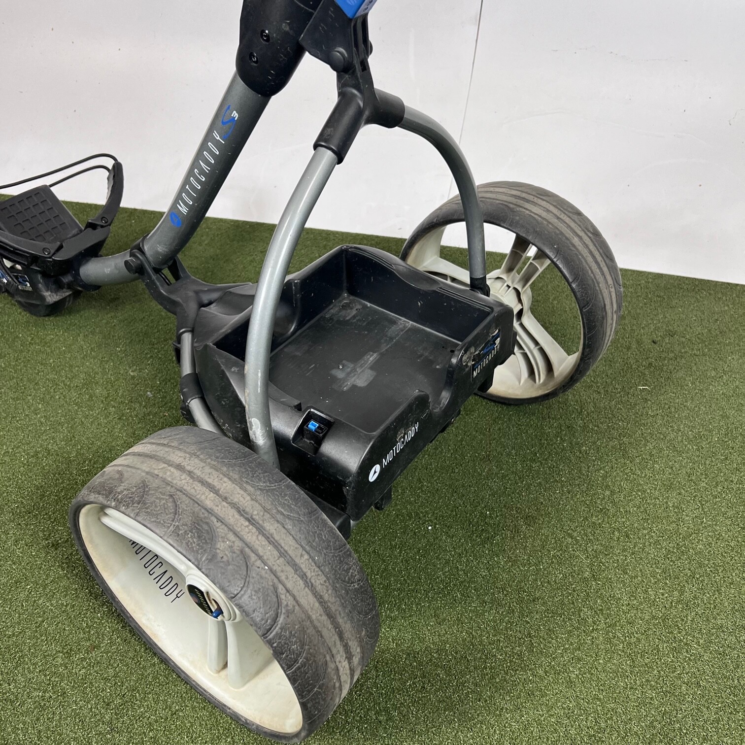 Motocaddy S3 Digital Electric Golf Trolley Spares or Repairs Silver
