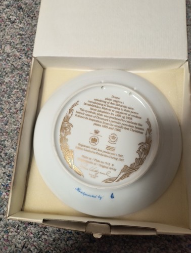 Royal Copenhagen Christmas Remembered 1895 and 1908 Plate NEW - Picture 3 of 6