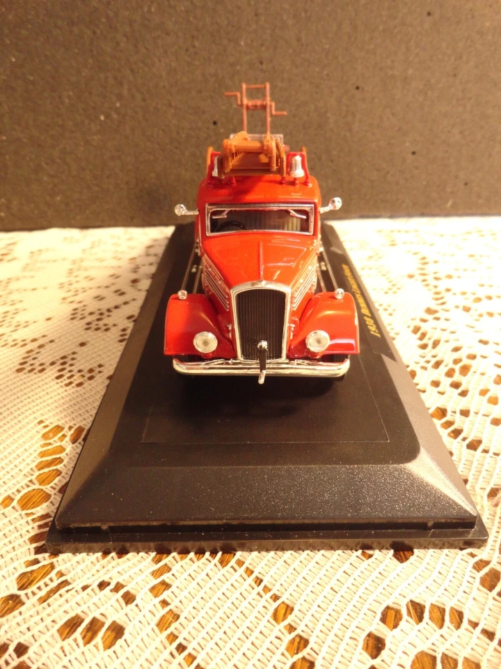 1:43 YAT MING DENNIS LIGHT FOUR 1938 (2..) - Image 4 of 4